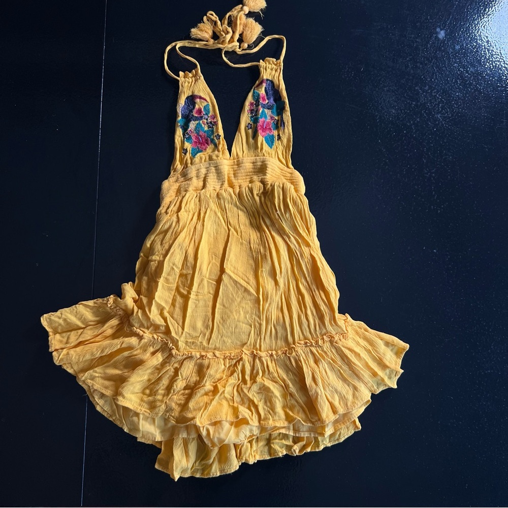 Forever 21 Yellow Tropical Bird Embroidered Halter Short Ruffle Sundress Small
